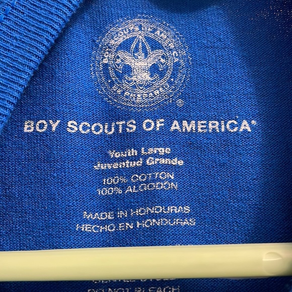 BSA Boy Cub Scouts I BLEED BLUE GOLD Youth Large L Tee T Shirt Class B LIKE NEW - Picture 4 of 5